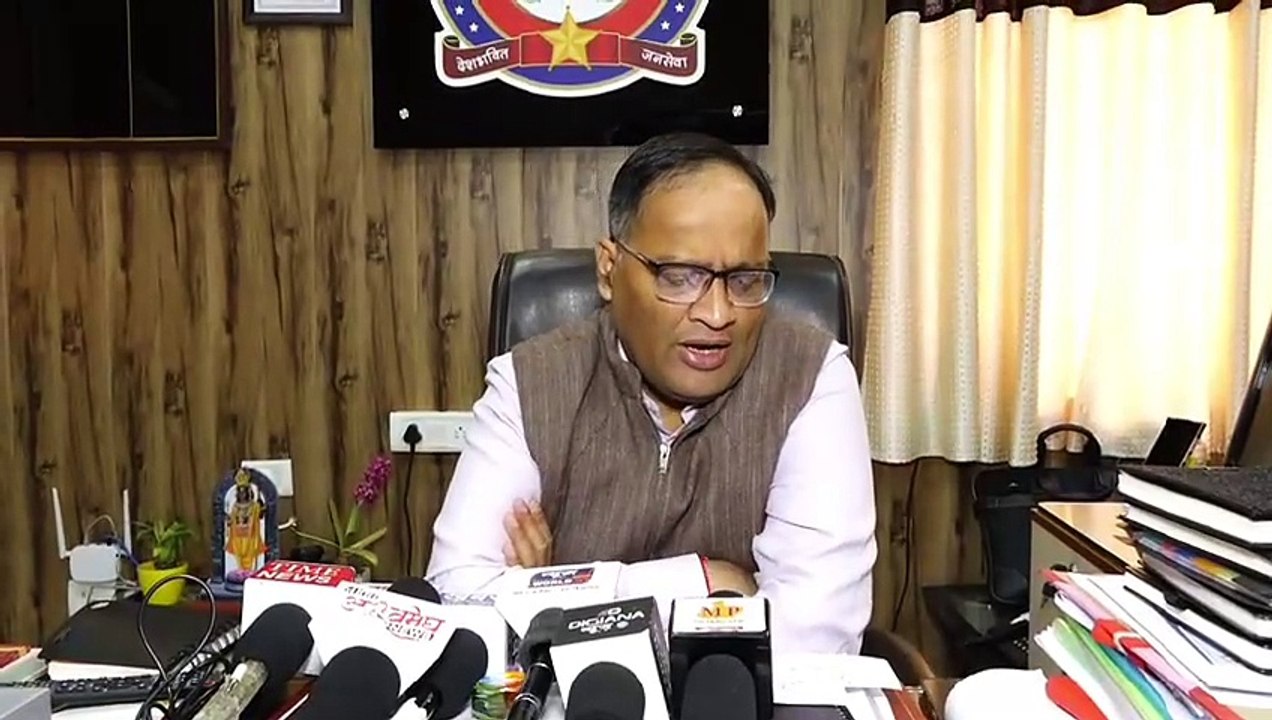 शराब दुकान पर शराब की बोतल पर डिस्काउंट नहीं मिलने पर दुकान पर की गई तोड़फोड़ , पुलिस ने जांच पड़ताल शुरू कर एक आरोपी को किया गिरफ्तार तो कुछ अभी भी फरार।