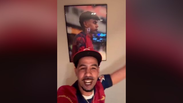 Celebración viral del padre de Lamine Yamal tras ganar la Supercopa con un mensaje críptico: No parla tanto