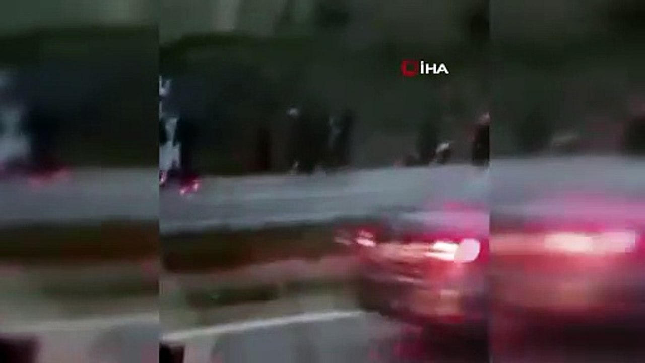 Gönen’de Kaygan Zeminde Kontrolden Çıkan İşçi Servisi Kaza Yaptı! 4’ü Ağır 26 Yaralı