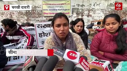 सेवा मुक्त करने पर भड़के कच्चे कर्मचारी, एचकेआरएन कार्यालय के बाहर कर रहे हैं धरना-प्रदर्शन