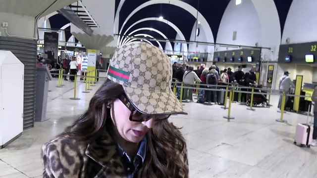 Raquel Bollo, visiblemente afectada, reacciona al ingreso de la hija de Anabel Pantoja