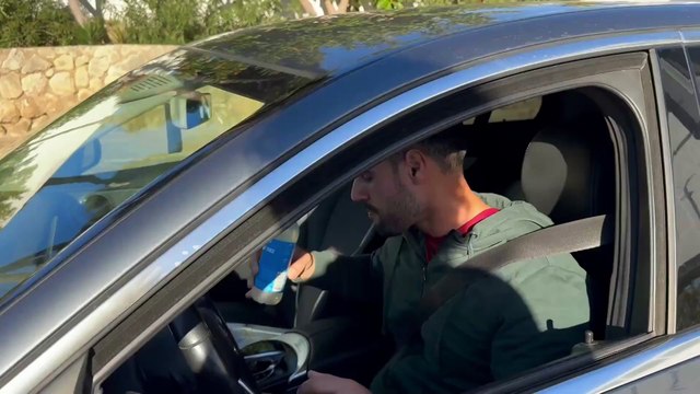 Primera reacción de Asraf Beno, visiblemente consternado, al ingreso hospitalario de la hija de Anabel Pantoja