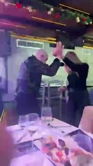 Η Ελένη Πετρουλάκη χορεύει τσιφτετέλι