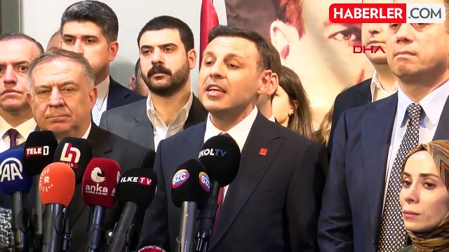 Beşiktaş Belediyesi önünde Rıza Akpolat'ın gözaltına alınmasına ilişkin basın açıklaması yapıldı