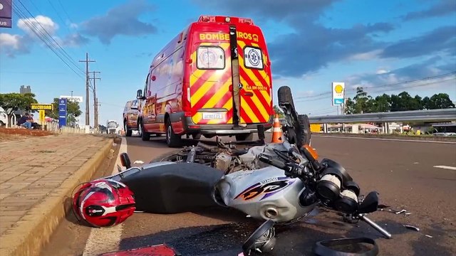 Jovem vítima de acidente na BR-277 é levado ao HUOP com fraturas nos ombros, braço e tórax