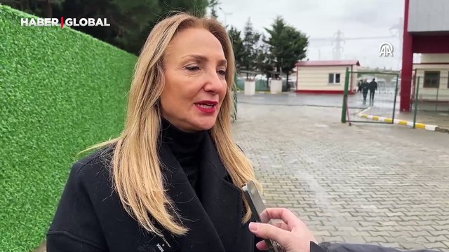 Tutuklu Ahmet Özer'i cezaevinde ziyaret eden CHP'li Aylin Nazlıaka: Başkanlarımızın arkasındayız