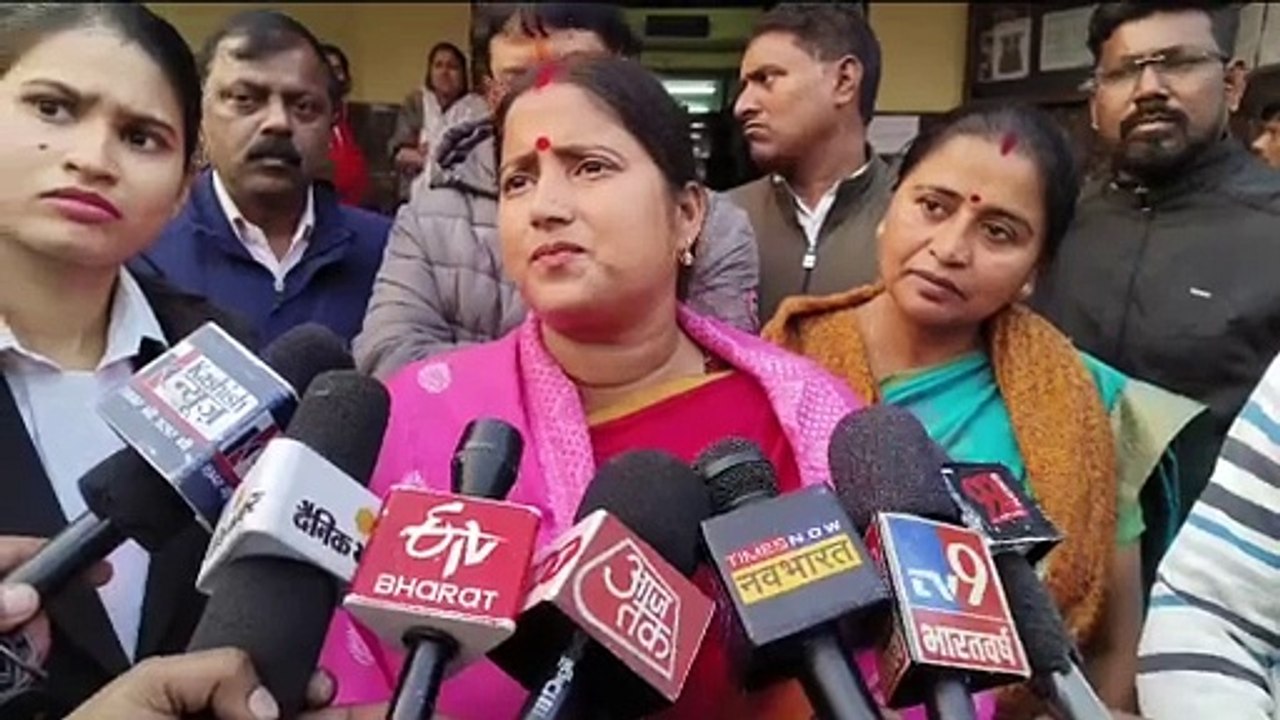 झरिया विधायक के कार्यालय के सामने हुई गोलीबारी की फॉरेसिंक टीम ने की जांच,रागिनी सिंह ने खड़ा किए सवाल