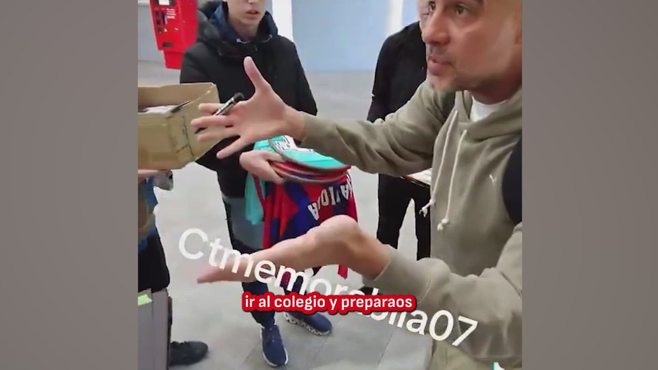 La lección de Guardiola a unos jóvenes ‘caza autógrafos’ que se ha hecho viral en Inglaterra