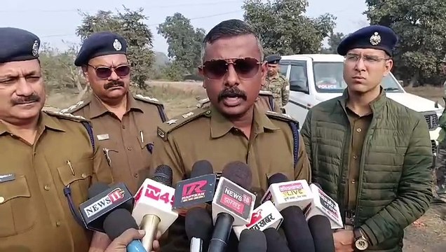 हिलटॉप आउटसोर्सिंग झड़प मामले में पुलिस की कार्रवाई हुई तेज,एसएसपी ने आशाकोठी का लिया जायजा,कहा आशाकोठी को बिहार जमुई,गया जिले बसे लोगो ने बना दिया है अपराधिक वारदात का अड्डा,जेएमएम नेता एसडीपीओ हमला,झ