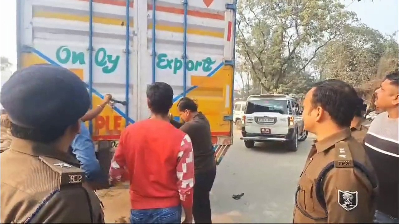 एक करोड रुपए की विदेशी शराब के साथ दो तस्कर हुए गिरफ्तार पश्चिम बंगाल से नवगछिया ले जाया जा रहा था शराब