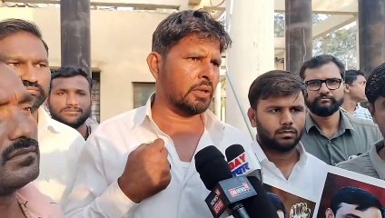 Walmik karad yanchyavar 302 dakhal kara