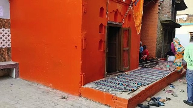 फिर भगवा रंग में रंगा गया कार्तिकेय महादेव मंदिर, अबकी बार पक्के रंग से हुई पुताई, SDM के मना करने के बाद भी मंदिर हुआ भगवा मय