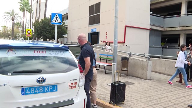 Raquel Bollo llega al hospital de Gran Canaria para estar junto a Anabel Pantoja