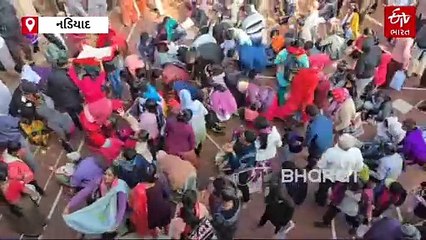 નડિયાદના સંતરામ મંદિરમાં પોષી પૂર્ણિમાની ઉજવણી: બોર ઉછાળવાની શું છે પરંપરા