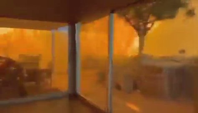 De lo más impactantes del incendio de Los Ángeles: graba desde dentro cómo el fuego rodea su casa