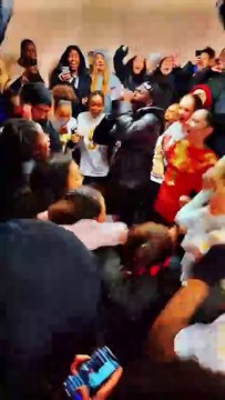 LE VESTIAIRE EN FOLIE SUITE A LA VICTOIRE DES FEMININES U15 EN COUPR 6-0 CONTRE FRANCONVILLE