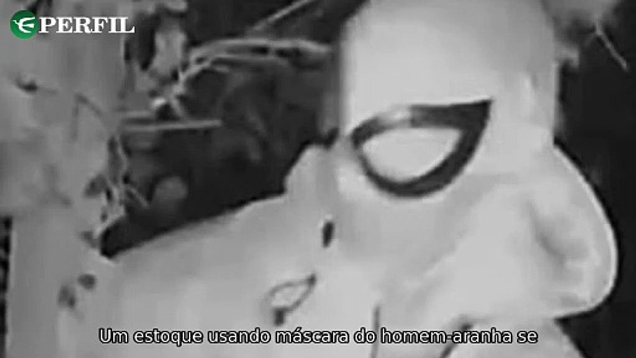 "Stalker do Homem-Aranha, Youtuber polêmico e resgate de gorila: Notícias chocantes ao redor do mundo"