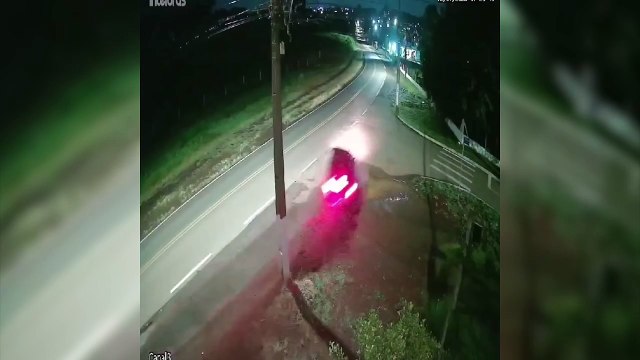 Impressionante: Vídeo mostra violenta colisão que matou jovem de 18 anos