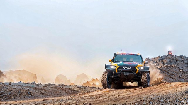 Dakar 2025 : Henk Lategan s'illustre à la 8e étape, Luciano Benavides l'emporte en moto