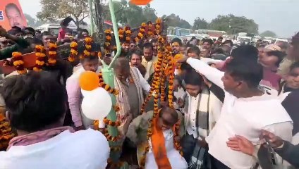 पहले तिलकुट मिठाई फिर 89 किलो सिक्को से तौले गए भाजपा के प्रदेश अध्यक्ष,बोलें राजनीति में ज्यादा धन के पीछे न भागिए