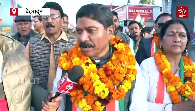 देहरादून में कांग्रेस मेयर कैंडिडेट का रोड शो, भाजपा के हमलों का दिया जबाव, जनता से मांगा समर्थन