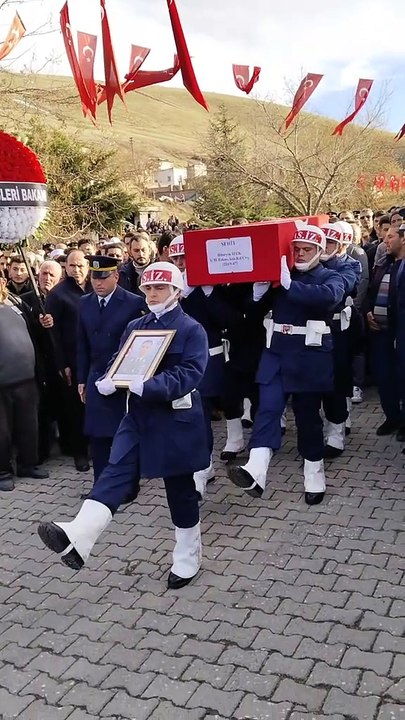 Türkiye Şehidine Ağladı