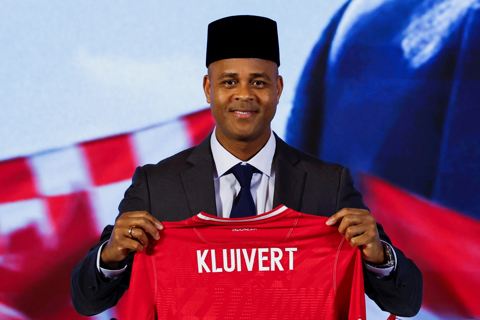AR 12 KLUIVERT OOV