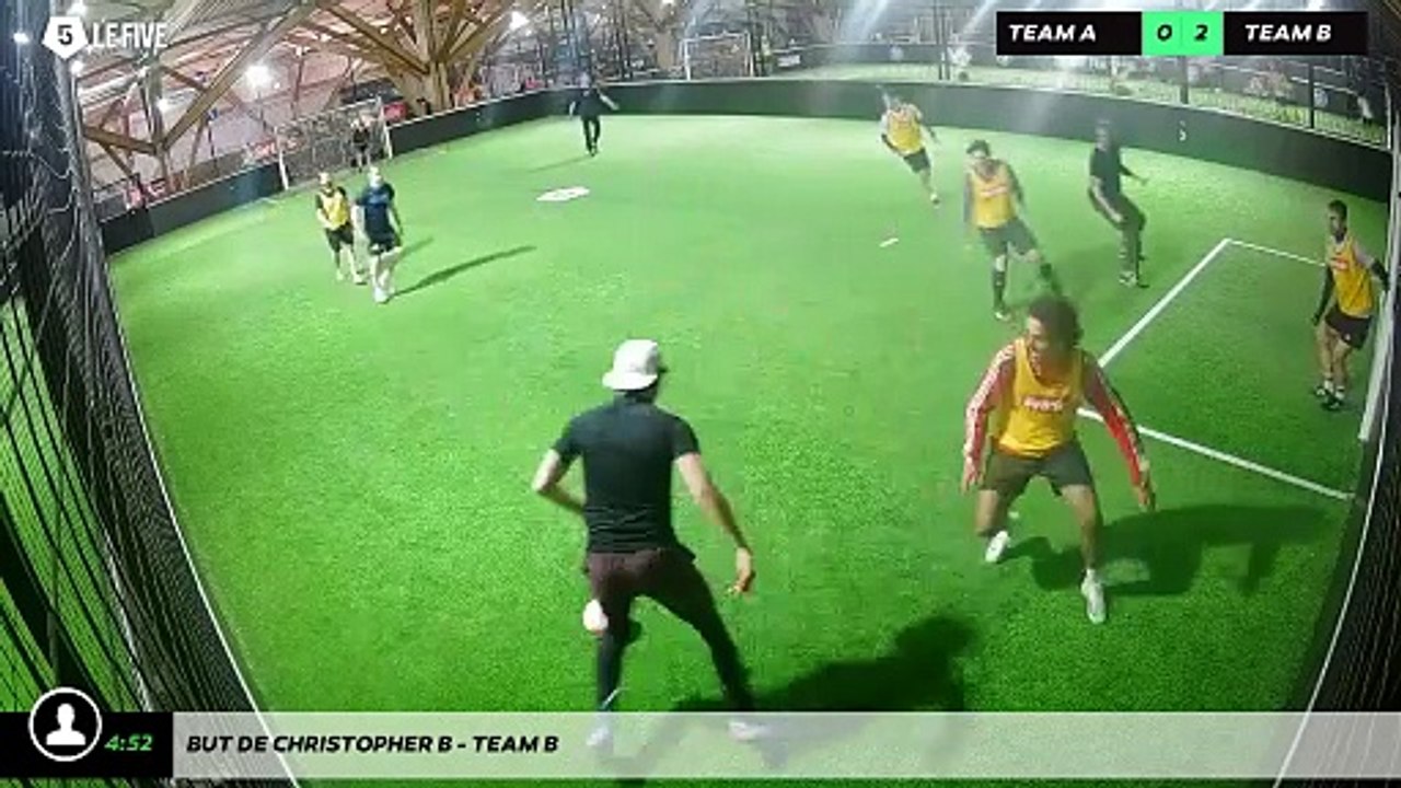 But de Christopher B - Team B