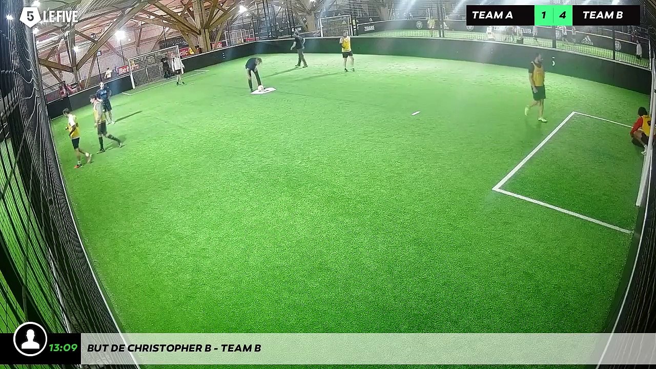 But de Christopher B - Team B