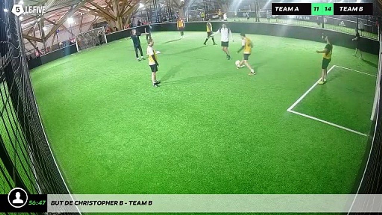 But de Christopher B - Team B
