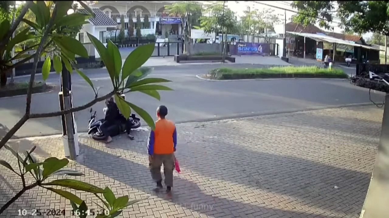 TRY NOT TO LAUGH 🤣🤣 Best Funny Fails Compilation Of The Year p9