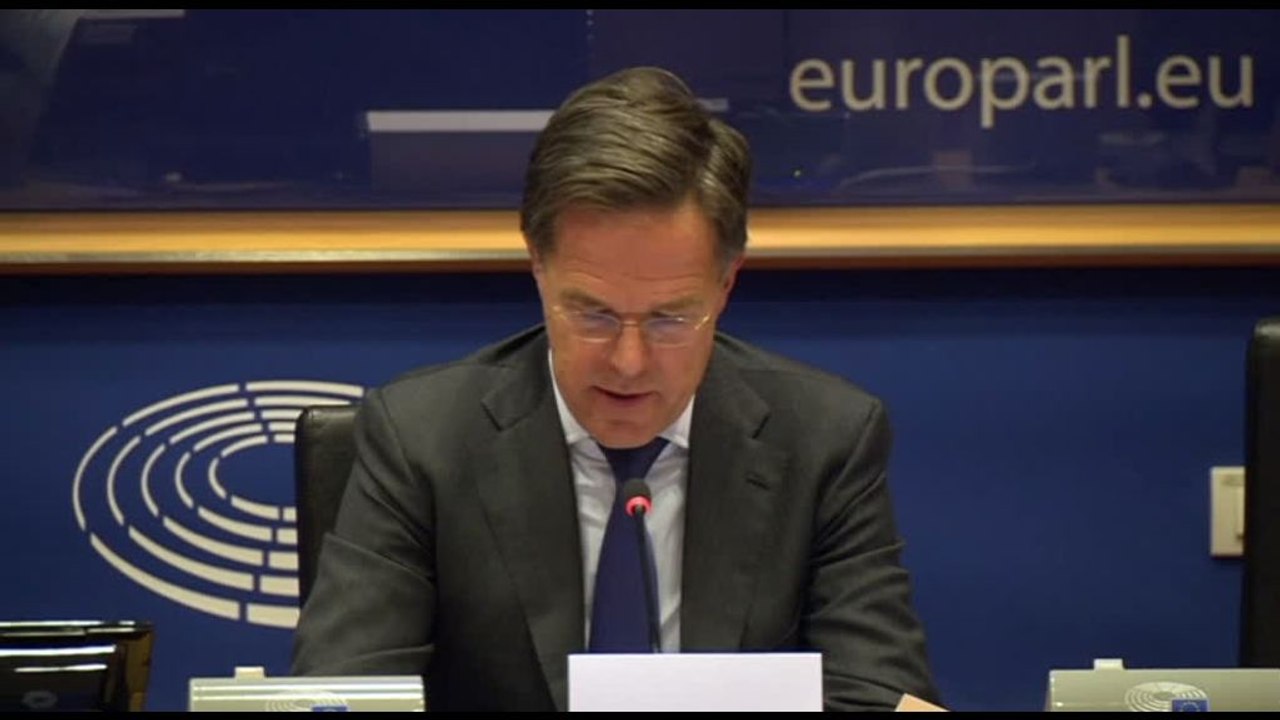 Rutte: "Ucraina non abbastanza forte per colloqui di pace ora"