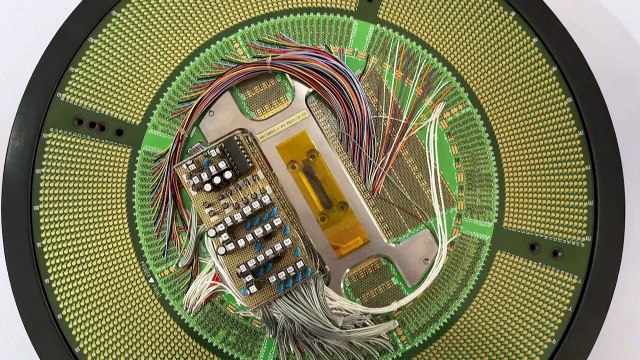 EUA anunciam novas restrições às exportações de chips de IA; China reage