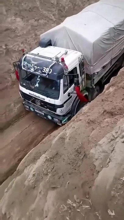 ,,,,,,,,Narrow and difficult road,,,,,,,,