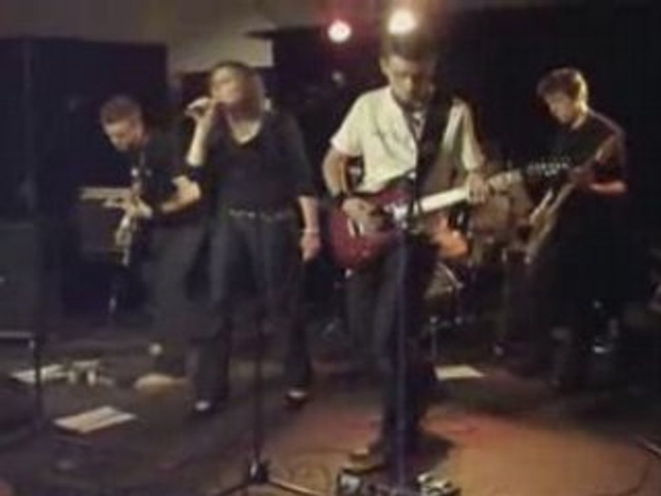 Melt'in - Girl all the bad guys want