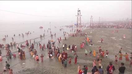 Hn_Ani2_South_24parganas_Devotees_Take_A_Holy_Dip_08-44-57