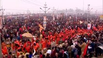 Hn_Ani_Prayagraj_1st_Day_Of_Amrit_Snan_Devotees_Arrives_09-58-32