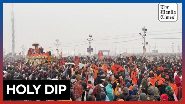 Hindu holy men head to Ganges for Ceremonial Dip at Kumbh Mela