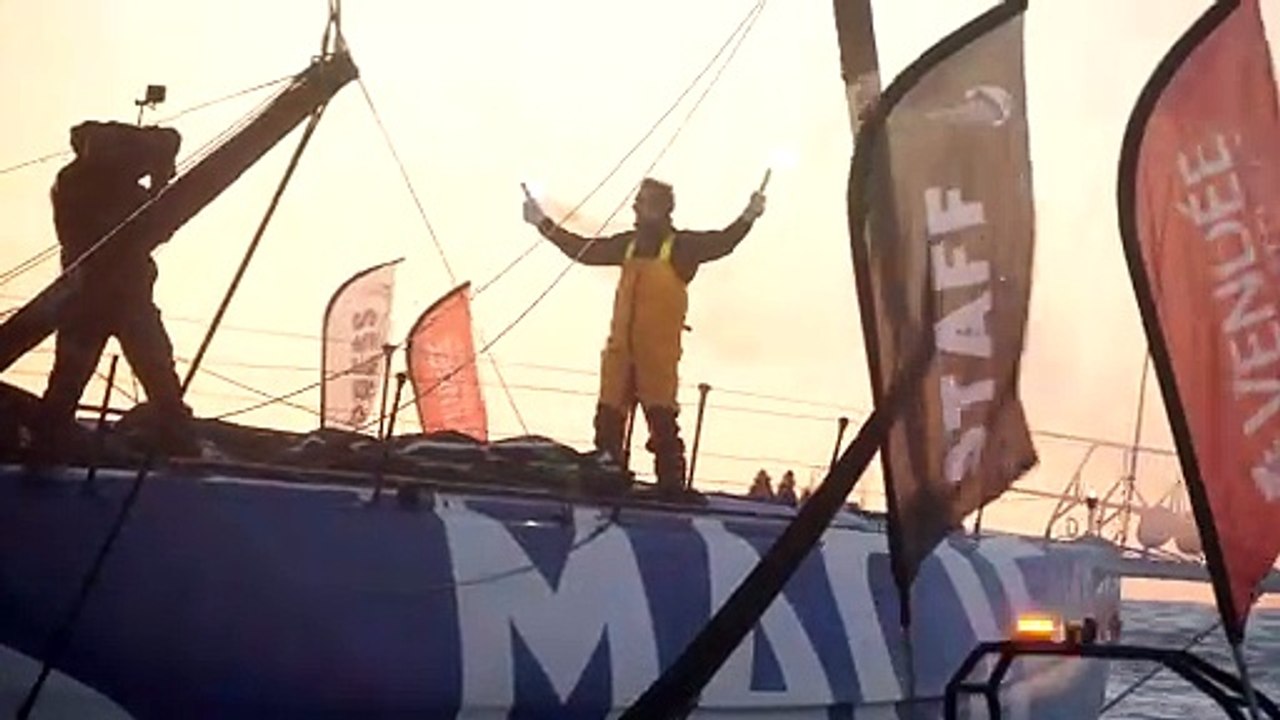 Vendée Globe: Charlie Dalin triomphe aux Sables...
