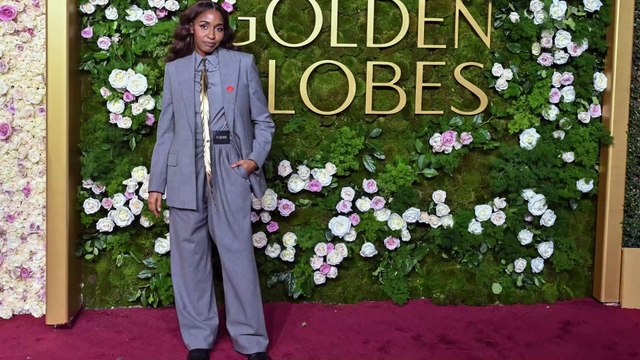 Tendenza tailleur grigio: divisa chic da copiare alle celeb