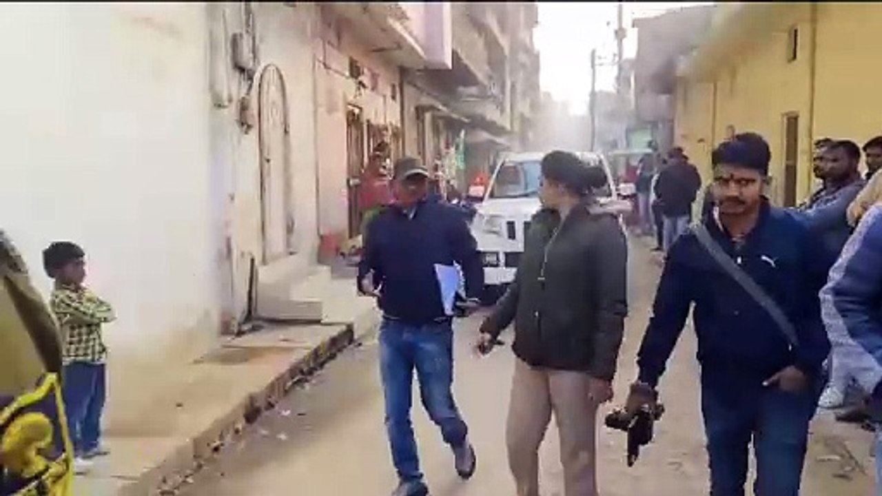 रोहतास में अवैध लॉटरी कारोबार के खिलाफ STF की छापेमारी,लॉटरी के टिकट,इलेक्ट्रॉनिक डिवाइस लैपटॉप जब्त,5 धंधेबाज पुलिस की हिरासत में