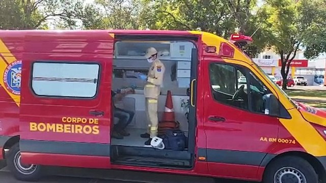 Idoso sofre queda na Avenida Brasil e é socorrido pelo Siate