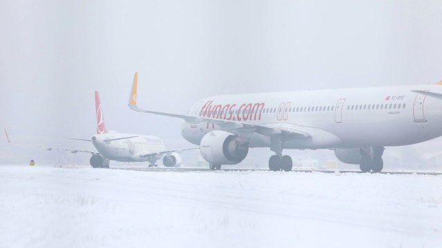 Brits warned of icy roads and travel disruption, as temperatures plummet