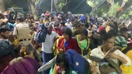 Six dead and 30 injured in stampede at Indian temple