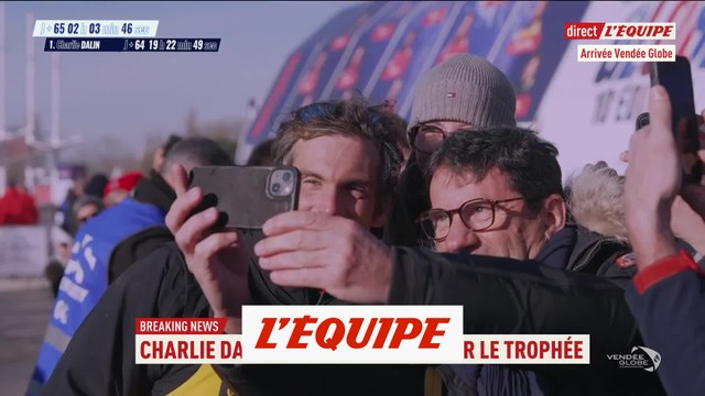 Une foule immense pour accueillir Charlie Dalin - Voile - Vendée Globe