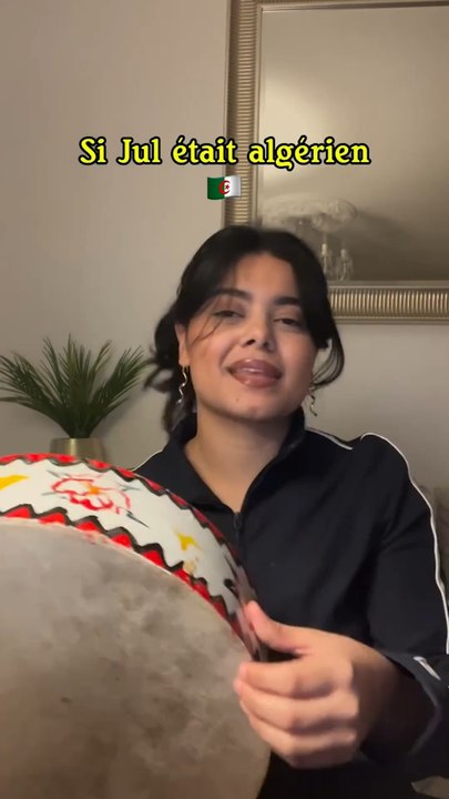 Lina, maître du remix ! Du bendir au piano, elle réinvente les sons d’artistes comme Jul, Busta Rhymes ou Sabry Mosbah, tout en collaborant avec Saint Levant et Hornet la Frappe.