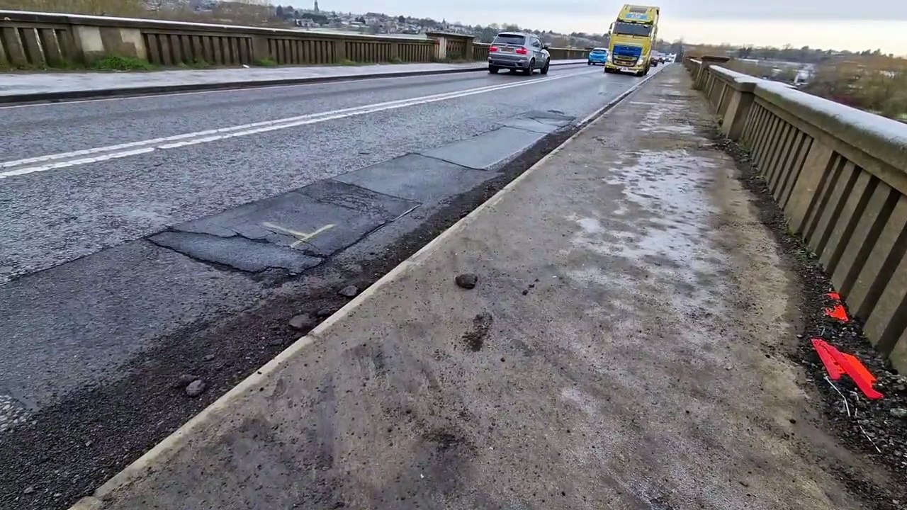 A6 pothole Irthlingborough before and after