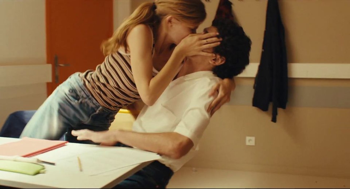 La Fille de son père Trailer OV