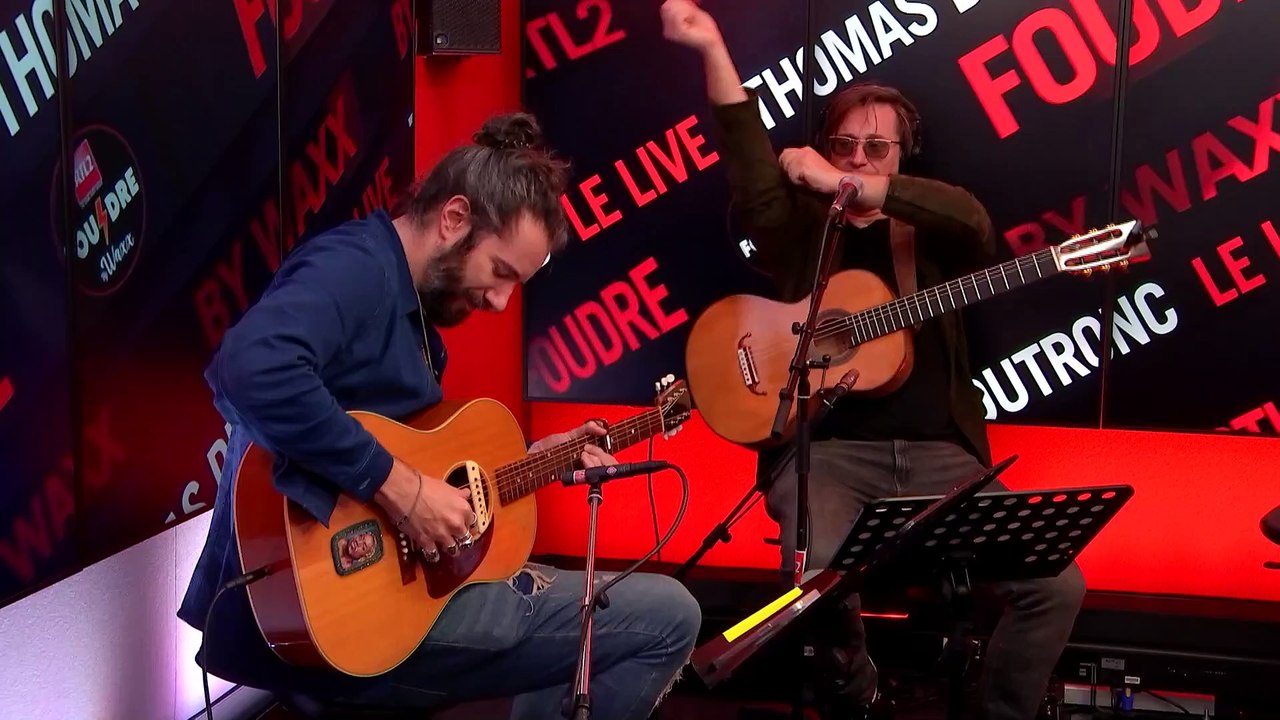Thomas Dutronc et Waxx interprètent "Les Petits Bonheurs" en live dans Foudre