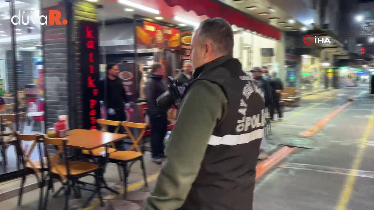 Sakarya'da eski polis, sevgilisini boğazından bıçakladı: Olay yerinden görüntüler